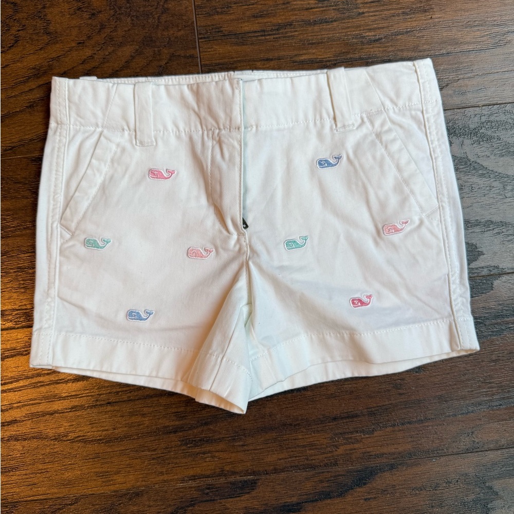 NWOT Vineyard Vines Logo White Embroidered Whale Shorts
